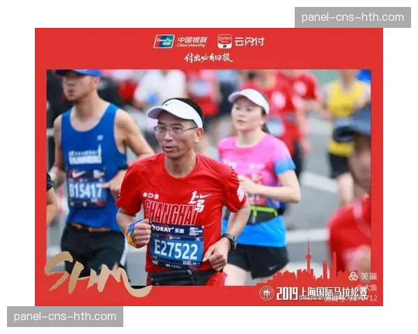 赛场瞬间:巴西站高温下,完赛车手排队接受冰水降温治疗 赛场瞬间:巴西站高温下,完赛车手排队接受冰水降温治疗